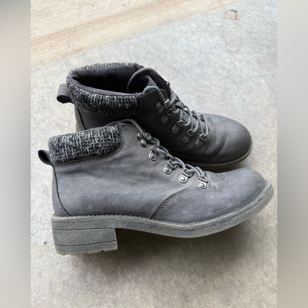 Rocket Dog Gray Ankle Boots